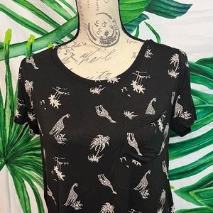 Hollister Small Black Ecru Safari Giraffe Animal Kingdom Printed High Low Tee